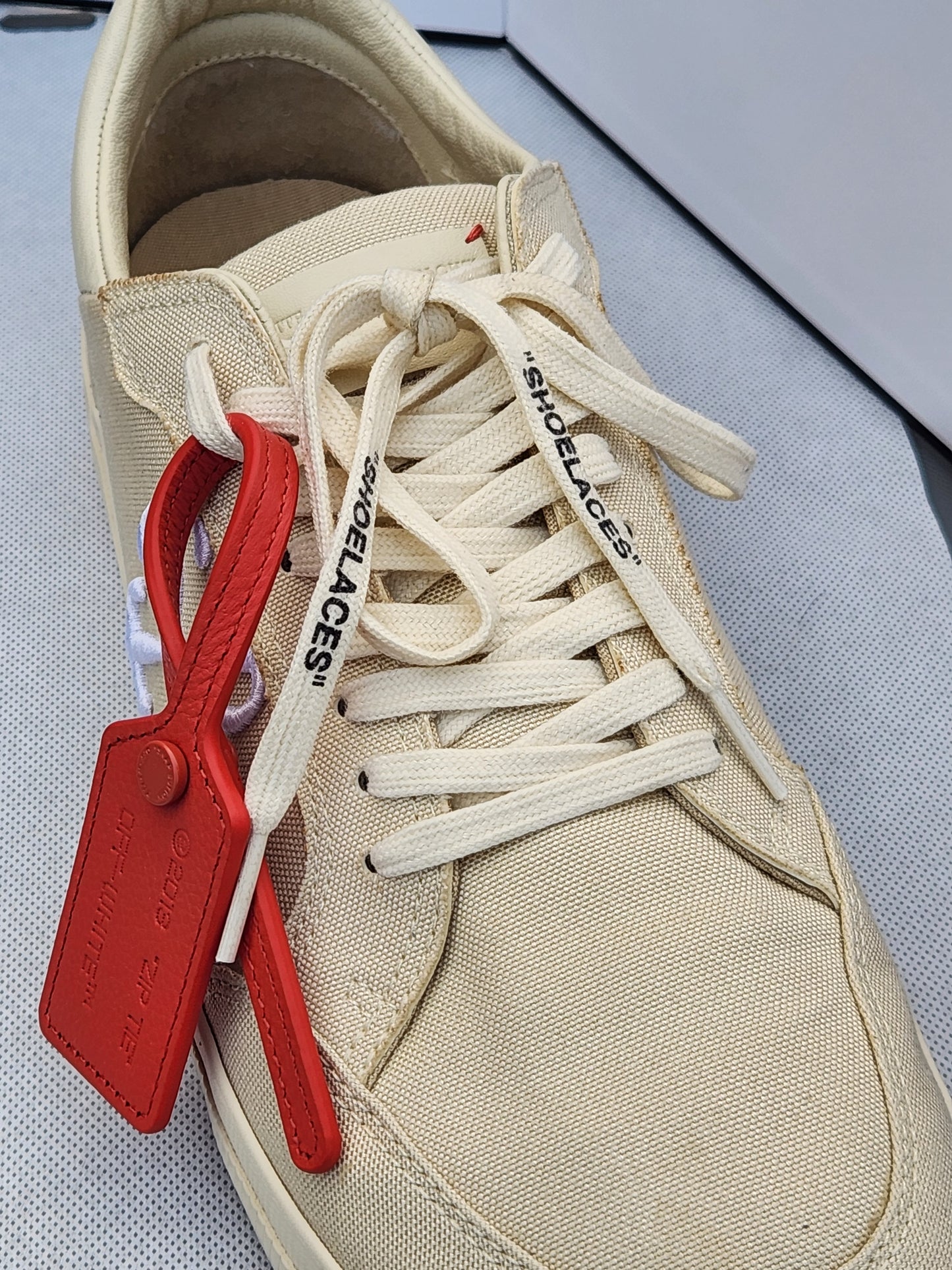 Baskets Off-White